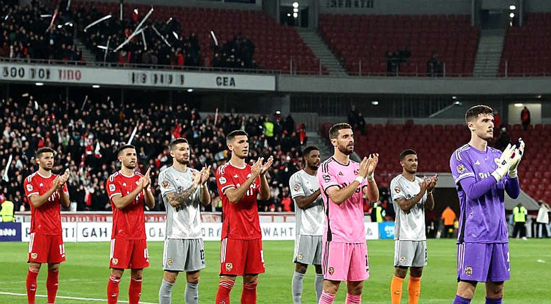 Đừng nhìn tỷ số 2-4, hãy nhìn 38 phút U16 Việt Nam tự đánh mất mình