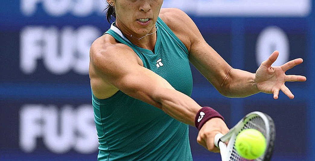 50 năm, 5 năm và 90 phút: bóng đá Việt Nam đang thuê tài sản của chính mình