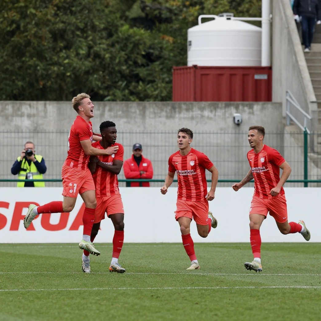 Lamine Yamal Viết Tiếp Huyền Thoại La Masia: Khi Chiếc Băng Đội Trưởng Giao Vào Tay Đứa Trẻ Mười Chín