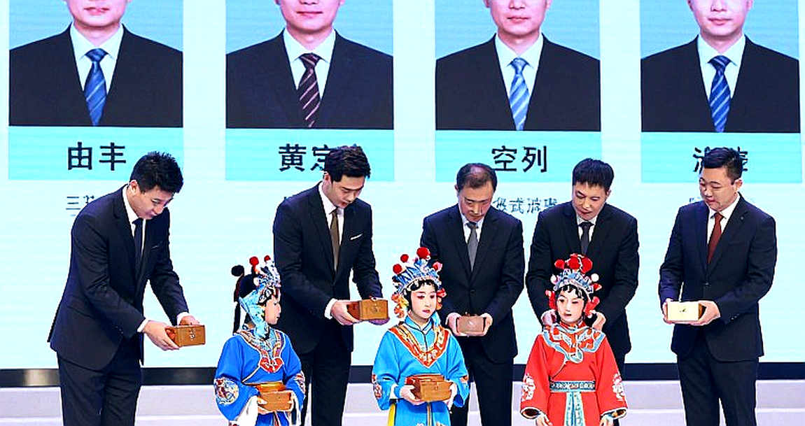 Chuyển nhượng liên đoàn cờ vua: lá cờ được định giá bằng suất dự giải Ứng viên