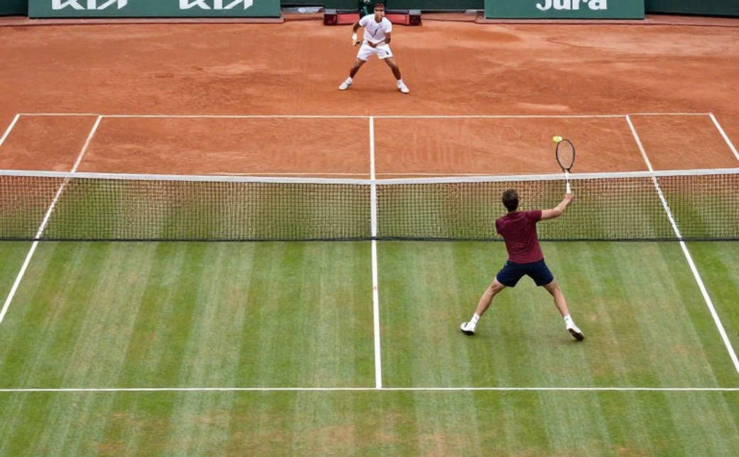 Một trang trắng giữa mùa tin tennis