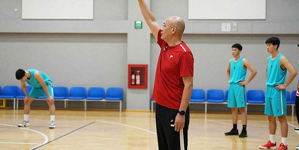 Aris 74-57 Marousi: chuỗi 12 điểm của Morgan và khoảng trống chưa đo được sau chấn thương Charalampopoulos