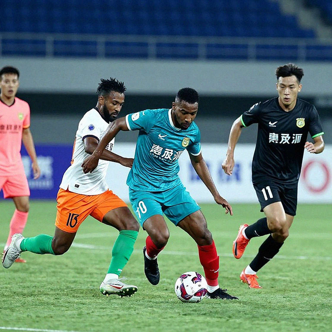 Khoảng trống chân trái: Quang Hải rút lui khỏi ASEAN Cup 2026 để lại bài toán sáng tạo cho Kim Sang Sik
