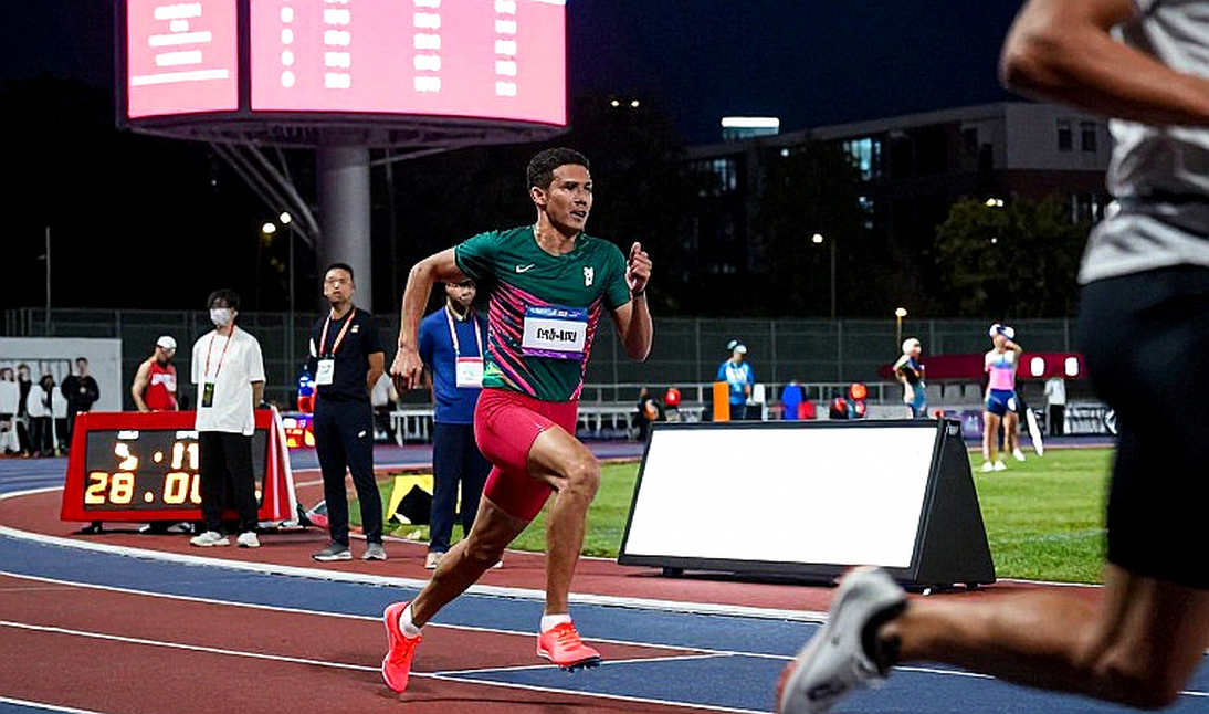 Amy Hunt và cú đúp mùa hè: Khi đường chạy 200m trở thành cánh cửa dẫn đến Budapest
