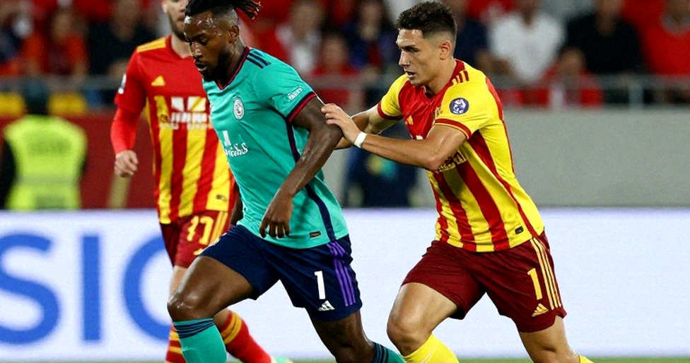 Real Madrid nữ hòa PSG 1-1: Bảy cú sút của Schröder và lỗ hổng một cửa