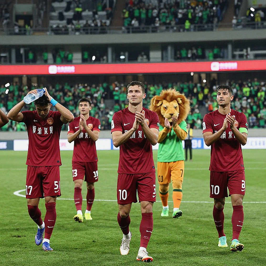 Al Ahly Xoay Bảy Vị Trí Trước Kitara: Bản Hợp Đồng Của Một HLV Tin Vào Ghế Ngồi Của Mình