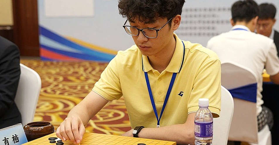 Giải vô địch cờ vua Mỹ: Woodward hạ Caruana, Lee nới khoảng cách — nhưng thân bài nói điều khác