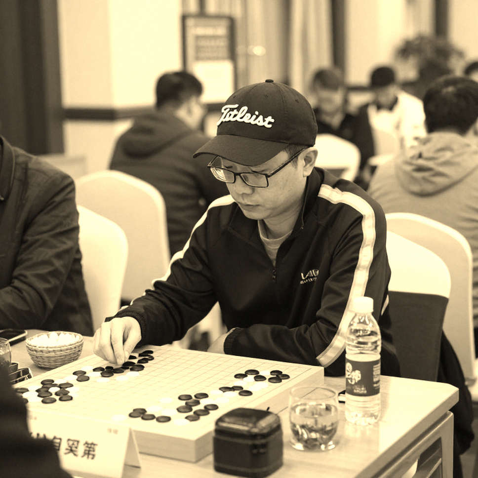 ChessBase Magazine 225: đọc trang quảng cáo bằng con mắt huấn luyện viên