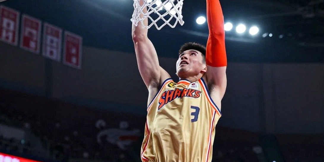 Yabusele tiết lộ điều đặc biệt về Obradovic, gọi đồng đội là 'anh em' và chọn Kevin Durant cho Panathinaikos