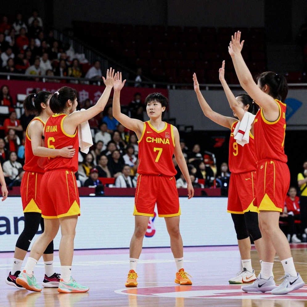 Asian Cup 2027 không hoãn: Kim Sang Sik và khoảng trống phía sau Xuân Son