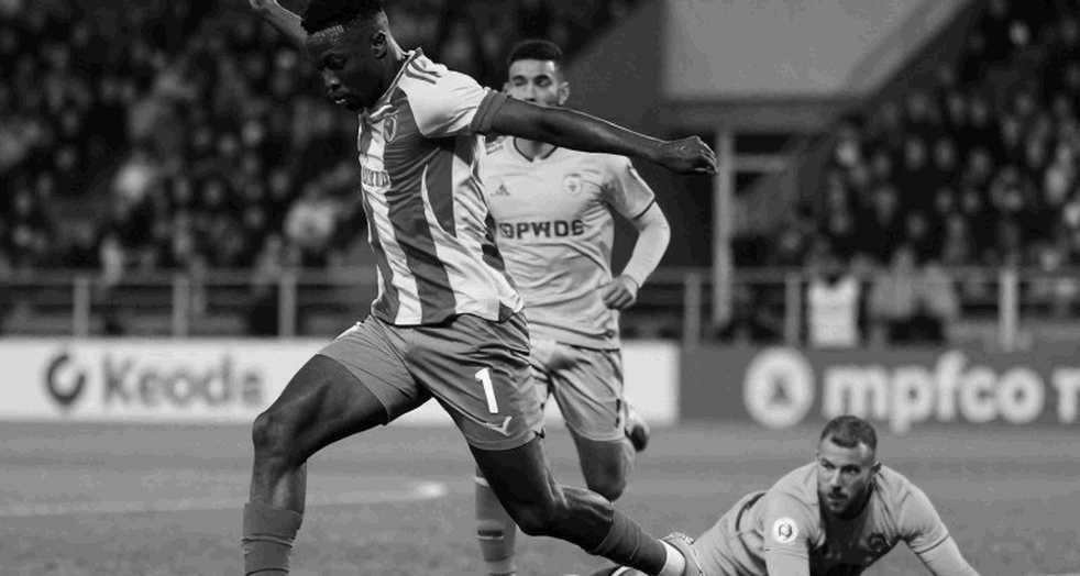 Hồ sơ trống của V.League: Vì sao bóng đá Việt Nam phải tranh cãi bằng cảm tính
