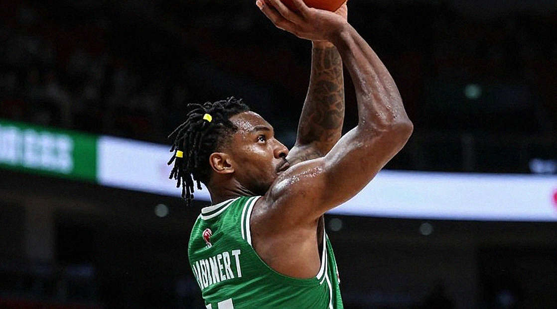 Real Madrid hạ Dubai 98-95 sau hiệp phụ: Vào chung kết, nhưng cách thắng mới đáng bàn Real Madrid hạ Dubai 98-95 sau hiệp phụ: Vào chung kết, nhưng cách thắng mới đáng bàn