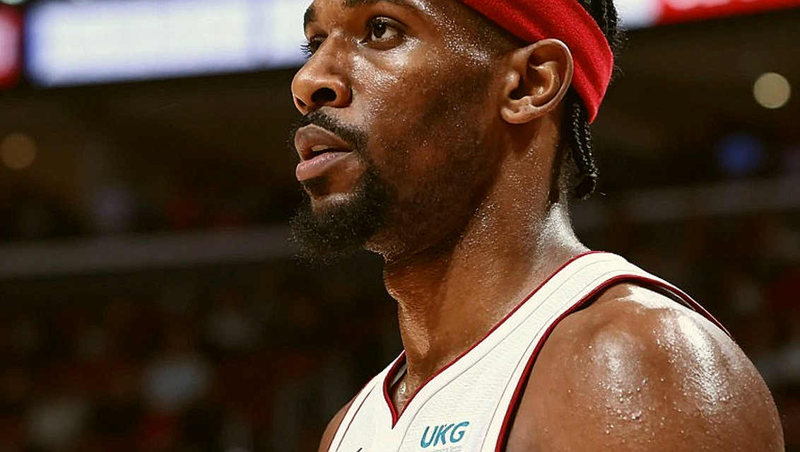 Nigel Hayes-Davis Ca Ngợi Bầu Không Khí Đấu Trường EuroLeague: 'MSG Của Châu Âu' Và Những Góc Khuất Đằng Sau Lời Khen