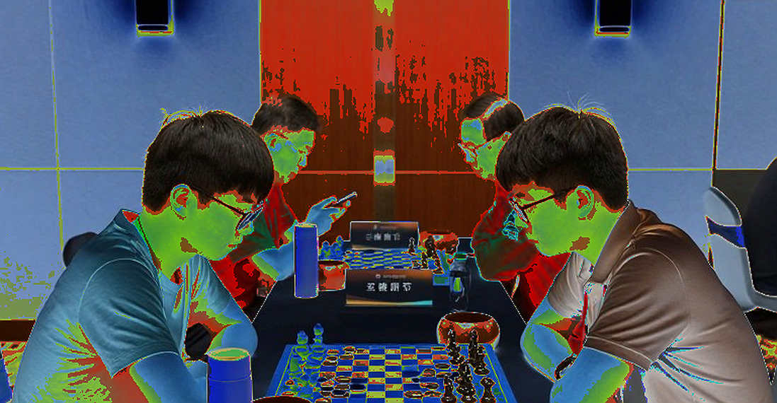 Carlsen gây sốc: Sindarov là ứng cử viên nặng ký, Gukesh đối mặt áp lực tâm lý tại chung kết cờ vua thế giới