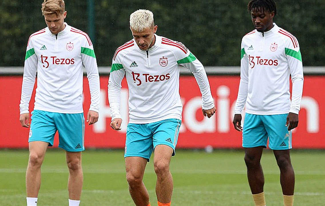 Bên dưới bảng xếp hạng V.League 1: Cuộc đua pressing và cái giá phải trả