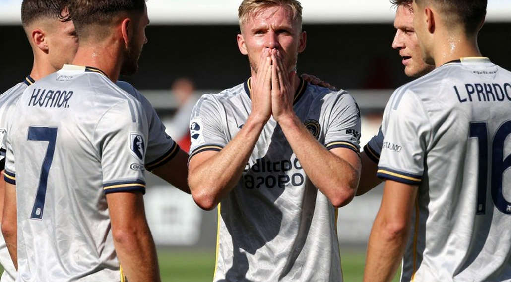 Bóng đá Việt Nam đang phân tích bằng niềm tin: lỗ hổng dữ liệu của V.League