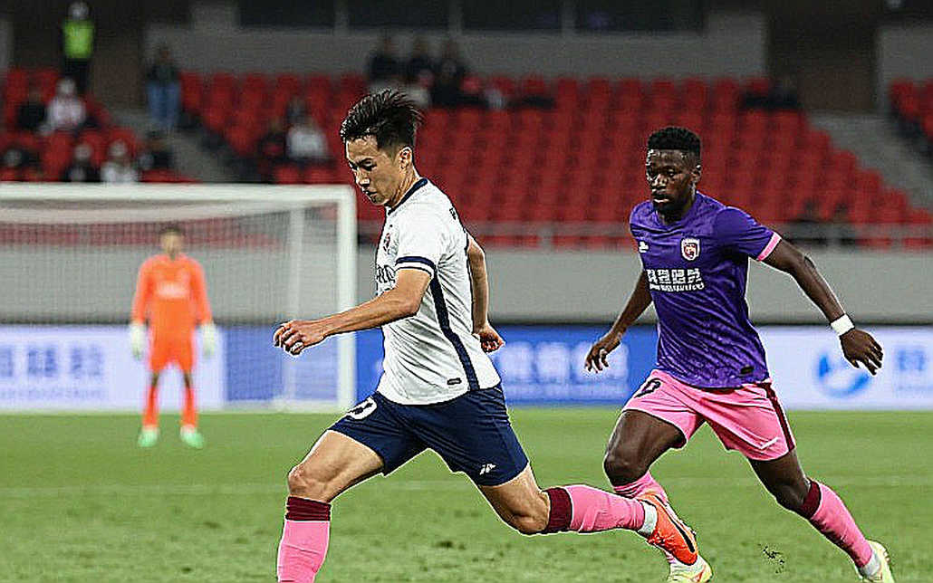 Bóng đá Việt Nam đang phân tích bằng niềm tin: lỗ hổng dữ liệu của V.League Bóng đá Việt Nam đang phân tích bằng niềm tin: lỗ hổng dữ liệu của V.League